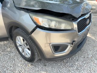 2016 Kia Sorento 2.4L LX - Primary Damage Left Image